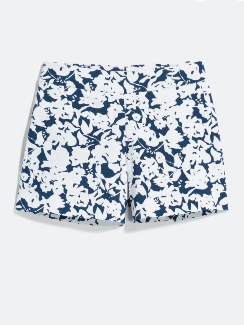 NWT! Margaret M Lea Printed Short, Size M, Blue & White Floral Print